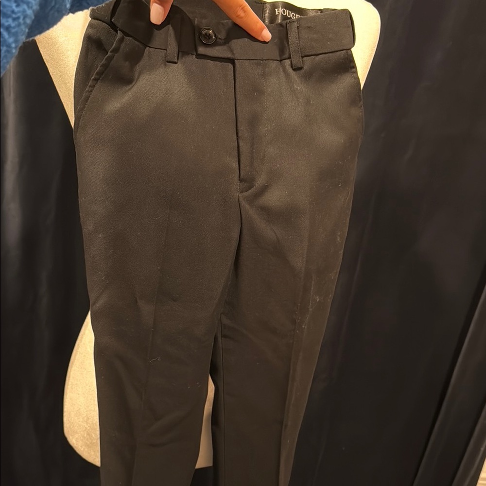 Boys Black Suit Set & Tie - Picture 3 of 3